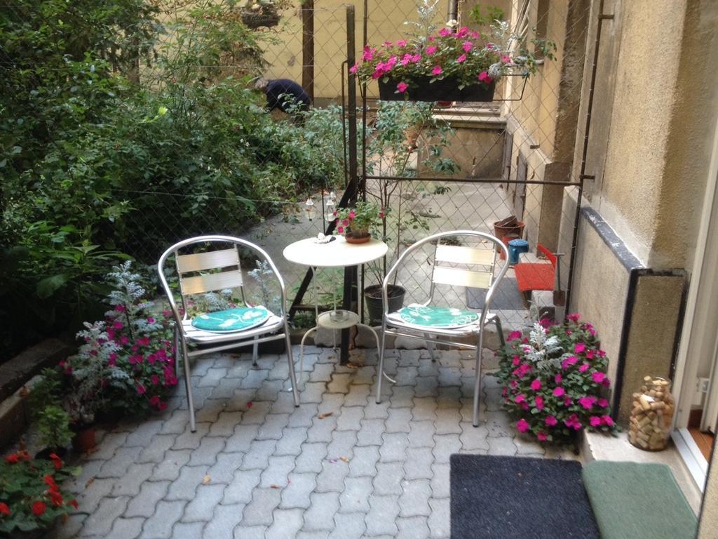 Standard Apartment By Hi5-Liszt Ferenc Square Budapest Eksteriør billede